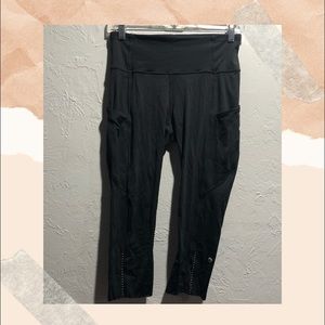 Lululemon black athletic leggings size 6